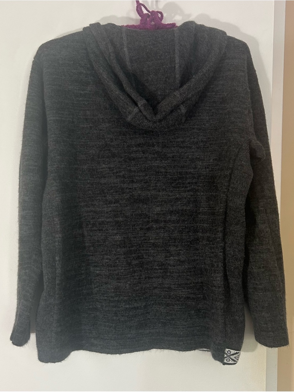 Paka Women’s Handmade Alpaca Hooded Pullover Sweater, Charcoal Gray Medium/Large - Picture 9 of 16